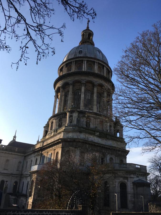 Au Jardin De La Basilique